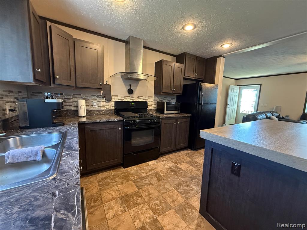 1101 Forest Lane, Columbus, MI — Photo 15