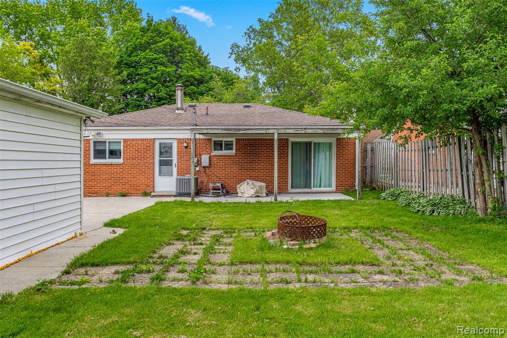 8039 Nightingale Street, Dearborn Heights, MI 48127 — Photo 29