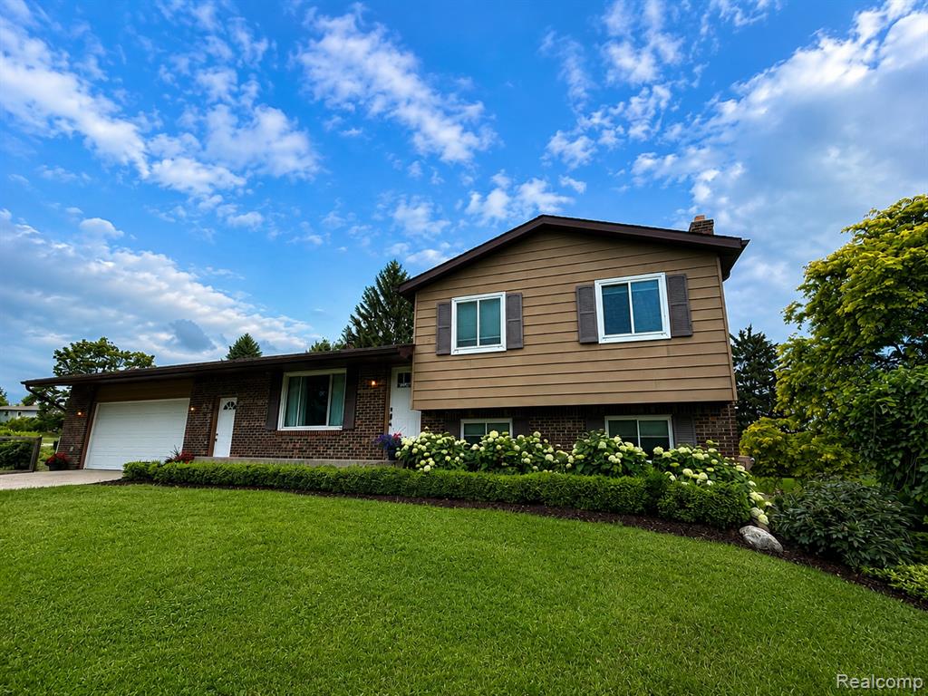 977 Mary Drive, Lapeer, MI 48446 — Photo 2