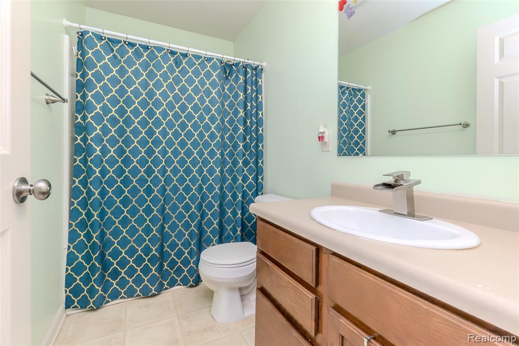 51224 Luke Lane, Novi, MI — Photo 38