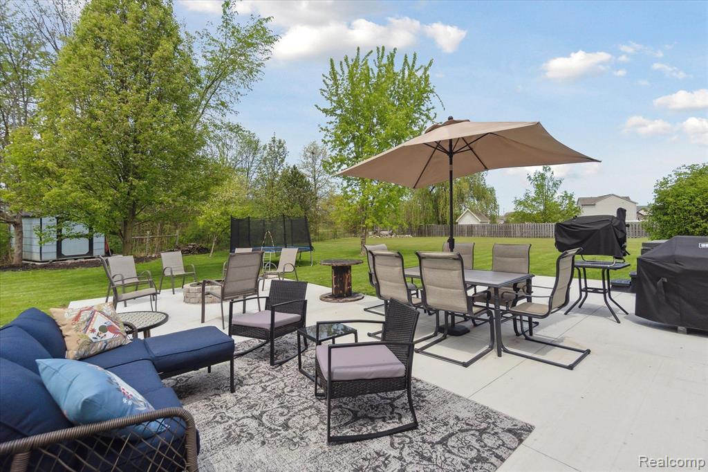 8072 LARK Lane, Grand Blanc, MI 48439 — Photo 42