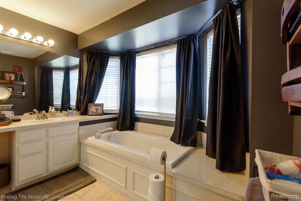 8927 ARCADIA, Van Buren, MI 48111 — Photo 18
