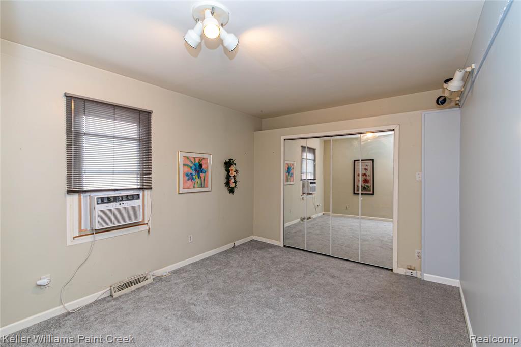 6903 Dandison Boulevard, West Bloomfield, MI 48324 — Photo 31