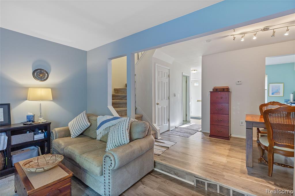 5768 Northfield Parkway, Troy, MI 48098 — Photo 3