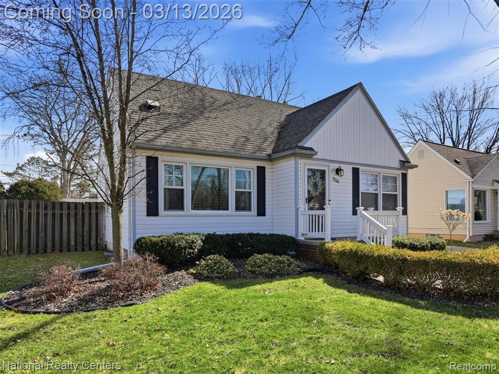 2266 Robina Avenue, Berkley, MI 48072 — Photo 2