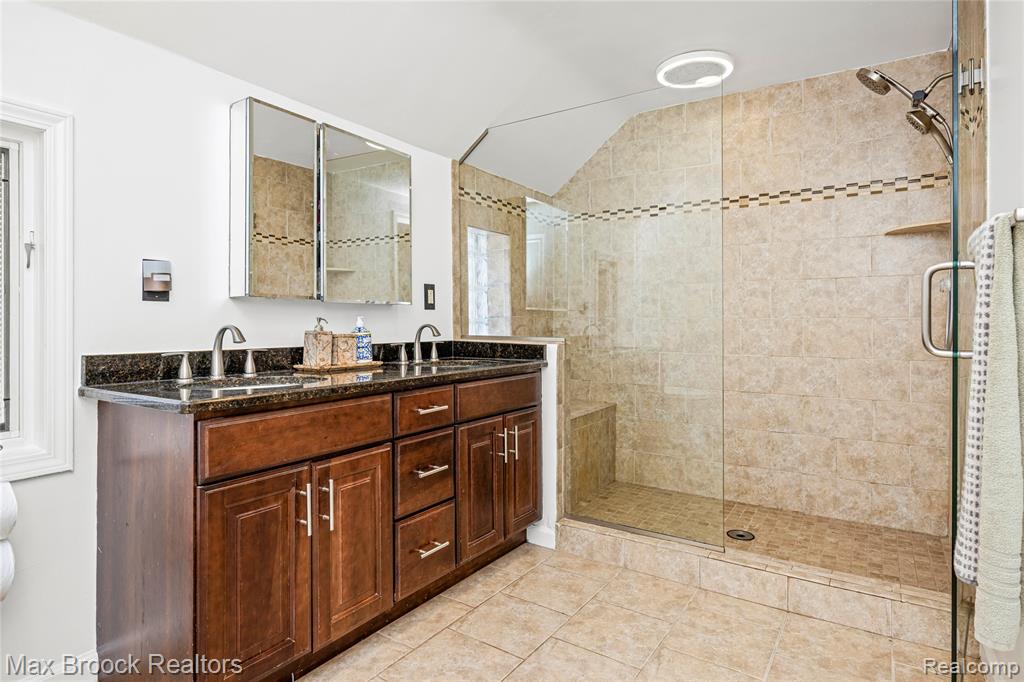 75 Hillsdale Road, Bloomfield Hills, MI 48302 — Photo 46
