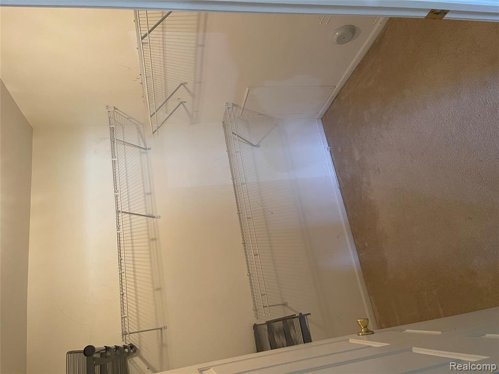 5301 Twin Oaks Drive, Sterling Heights, MI 48314 — Photo 9