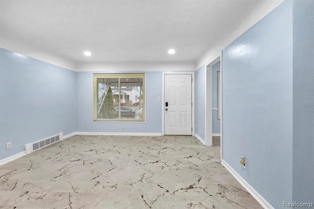 6485 Rosemont Avenue, Detroit, MI 48228 — Photo 10