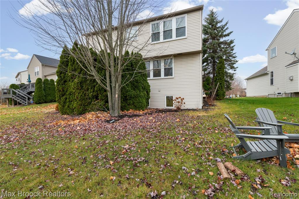 9894 High Meadow Drive, Ypsilanti, MI 48198 — Photo 44