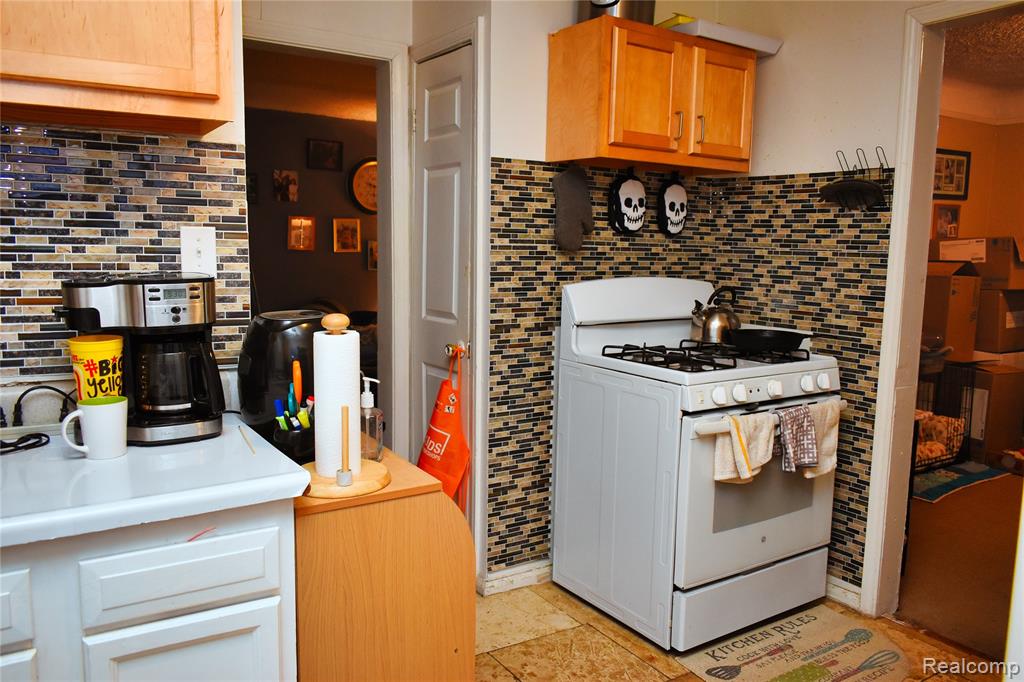 3985 Somerset Avenue, Detroit, MI 48224 — Photo 5