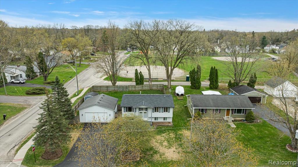 490 Glenn Court, Lake Orion, MI 48362 — Photo 45