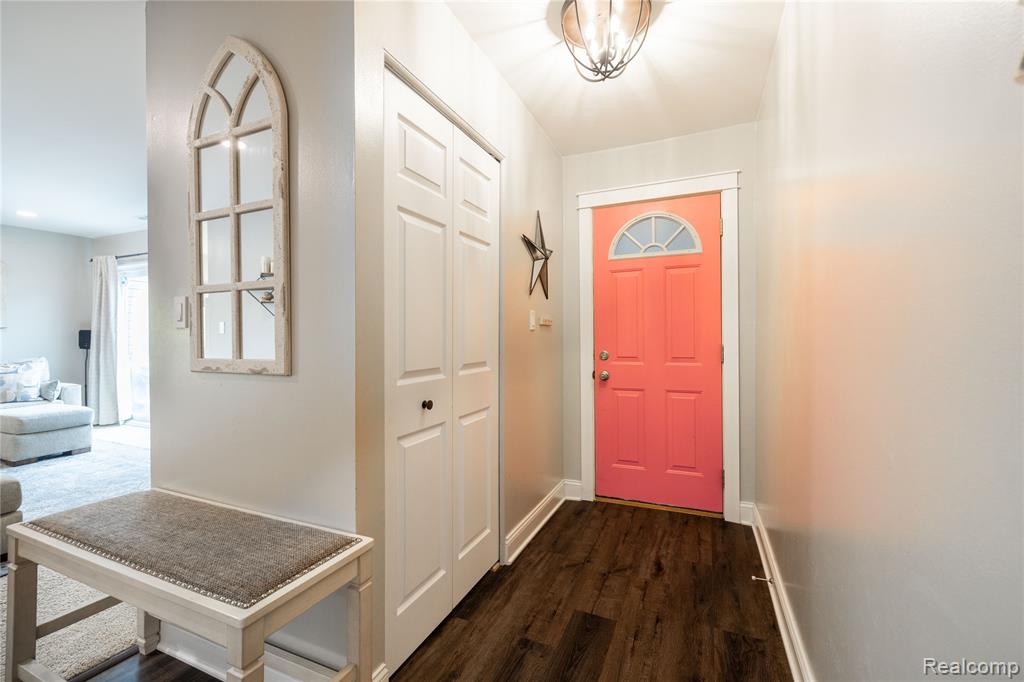 8095 Colony Drive, 22, Grosse Ile, MI 48138 — Photo 2
