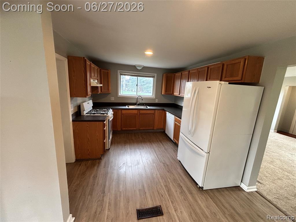 45824 Jefferson Ave, Chesterfield, MI 48047 — Photo 8