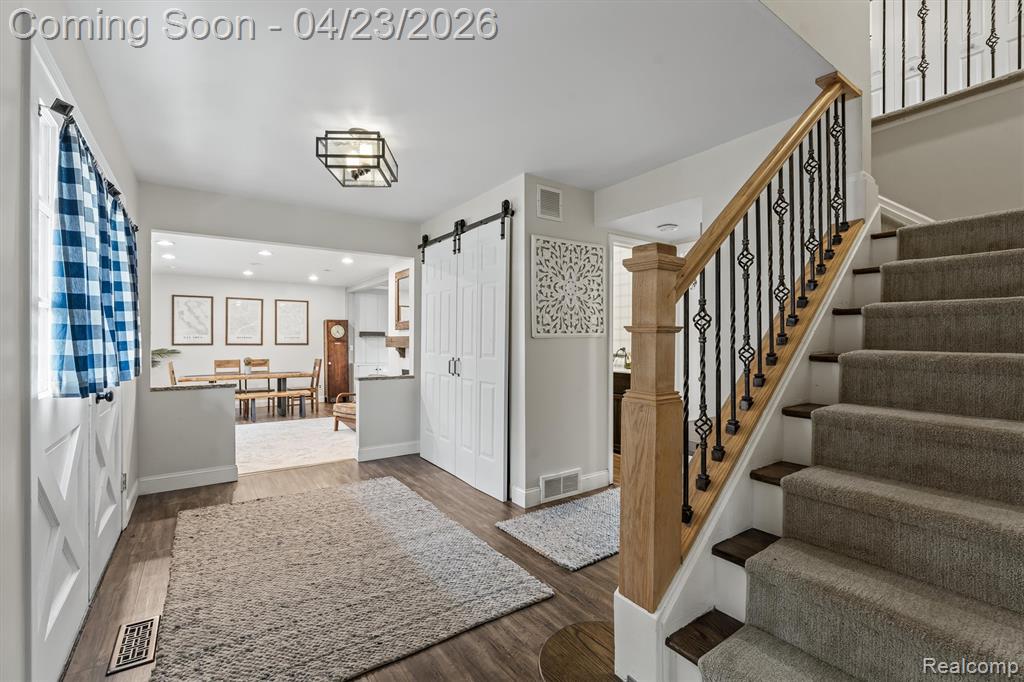 3226 Hartslock Woods Drive, West Bloomfield, MI — Photo 6