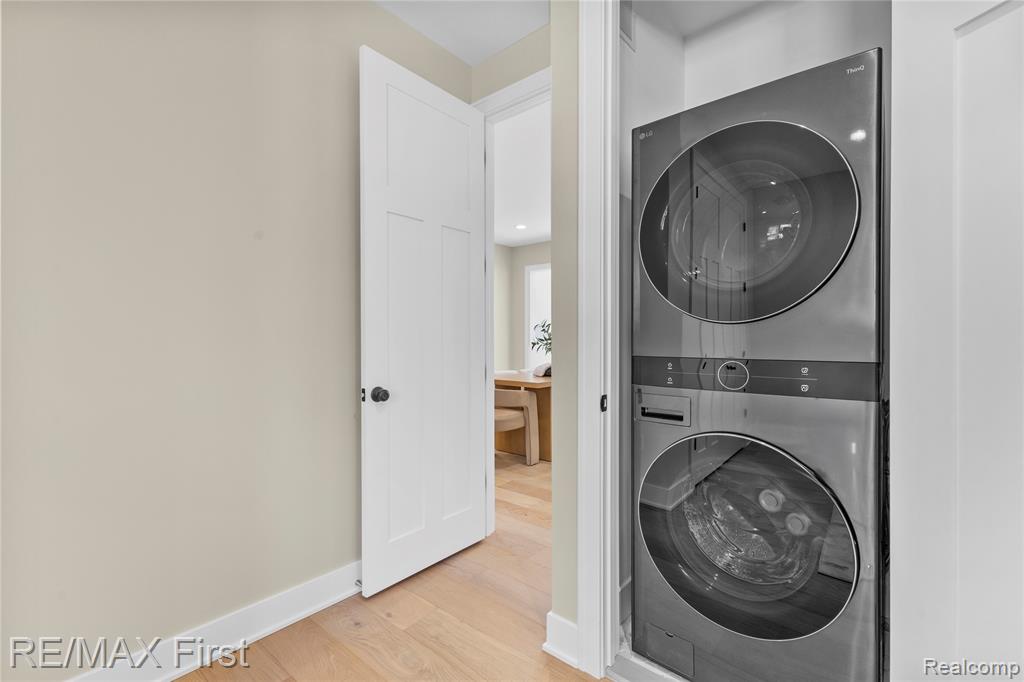 700 Devillen Avenue, Royal Oak, MI 48073 — Photo 23