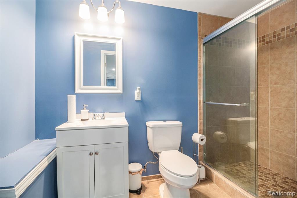829 Grandview Drive, Commerce Twp, MI 48390 — Photo 22