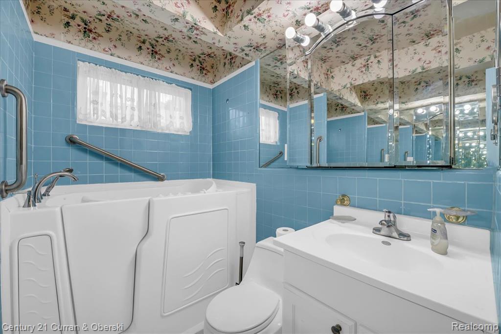 5965 Berwyn Street, Dearborn Heights, MI 48127 — Photo 19