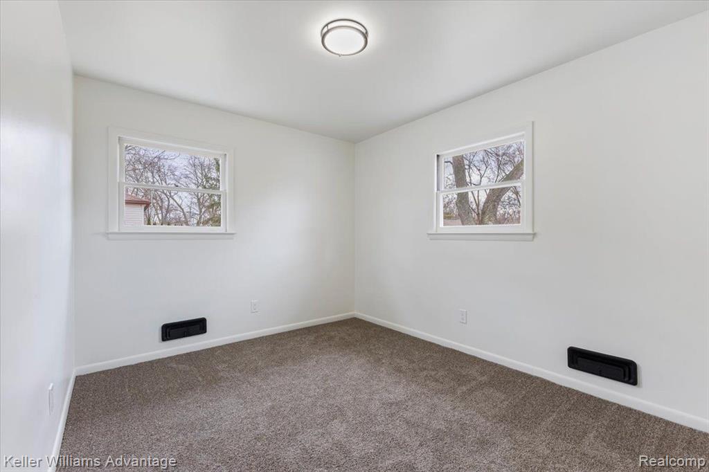 538 HENDRICKSON Boulevard, Clawson, MI — Photo 22