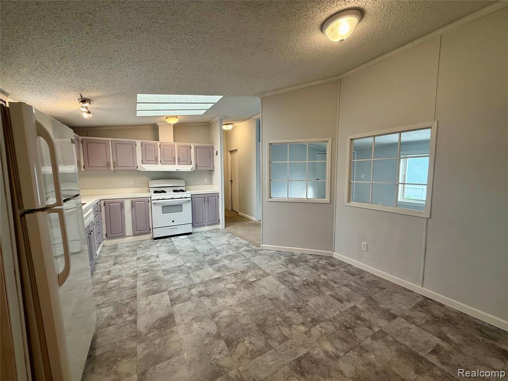 7104 Scarborough Ln., Whitmore Lake, MI 48189 — Photo 11