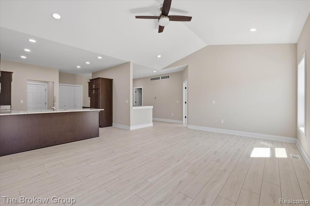 3365 Meadowridge Court, Davison, MI 48423 — Photo 12