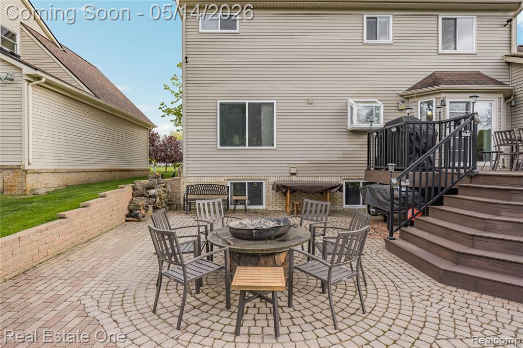 865 Drakeshire Drive, Commerce Twp, MI 48390 — Photo 6