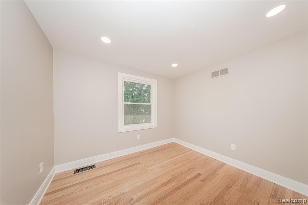 21993 Riverview Drive, Beverly Hills, MI 48025 — Photo 67