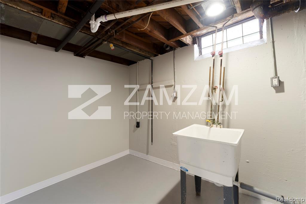 6869 Buhr Street, Hamtramck, MI 48212 — Photo 18