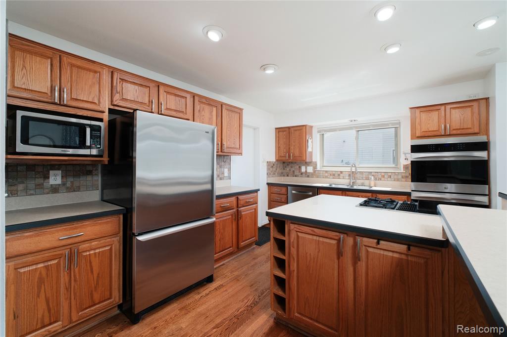 652 Stonehenge Drive, Canton, MI 48188 — Photo 11