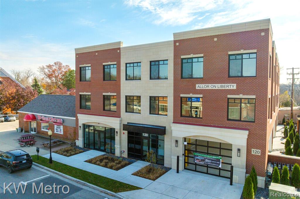 120 E Liberty Street, 302, Milford, MI 48381 — Photo 14