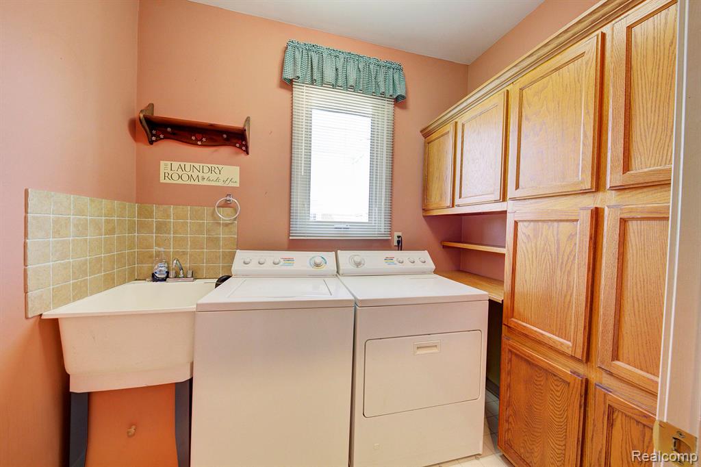 781 SANDALWOOD Road, Canton, MI 48188 — Photo 15