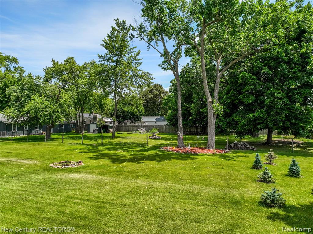 5763 Graves Street, Waterford, MI 48327 — Photo 28