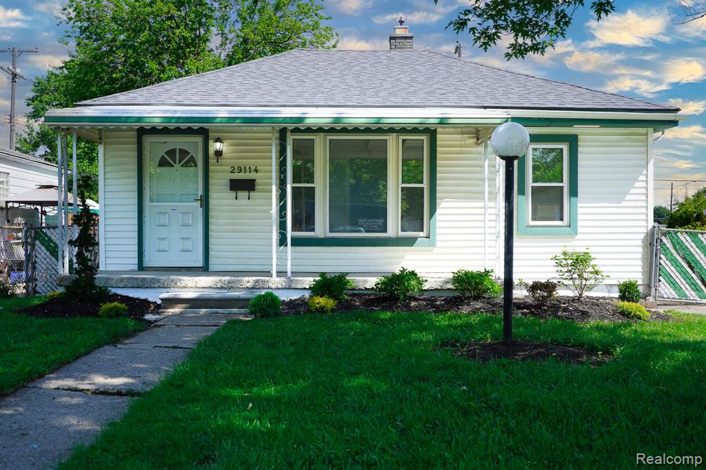 29114 Richard Street, Westland, MI 48186