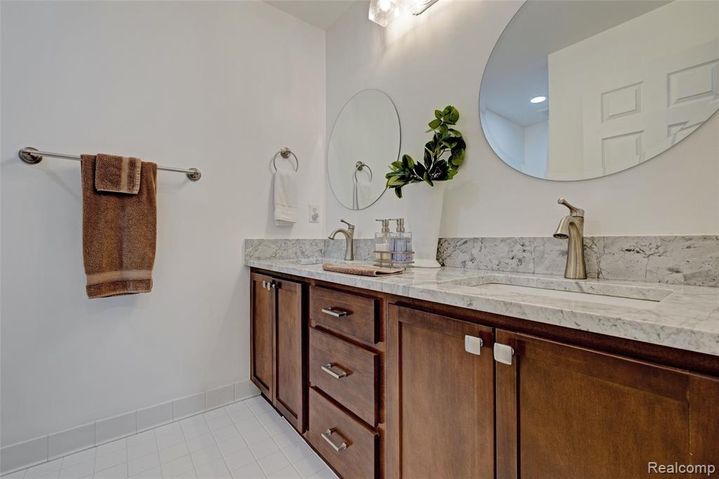 6931 Stonewood Place, Clarkston, MI — Photo 48