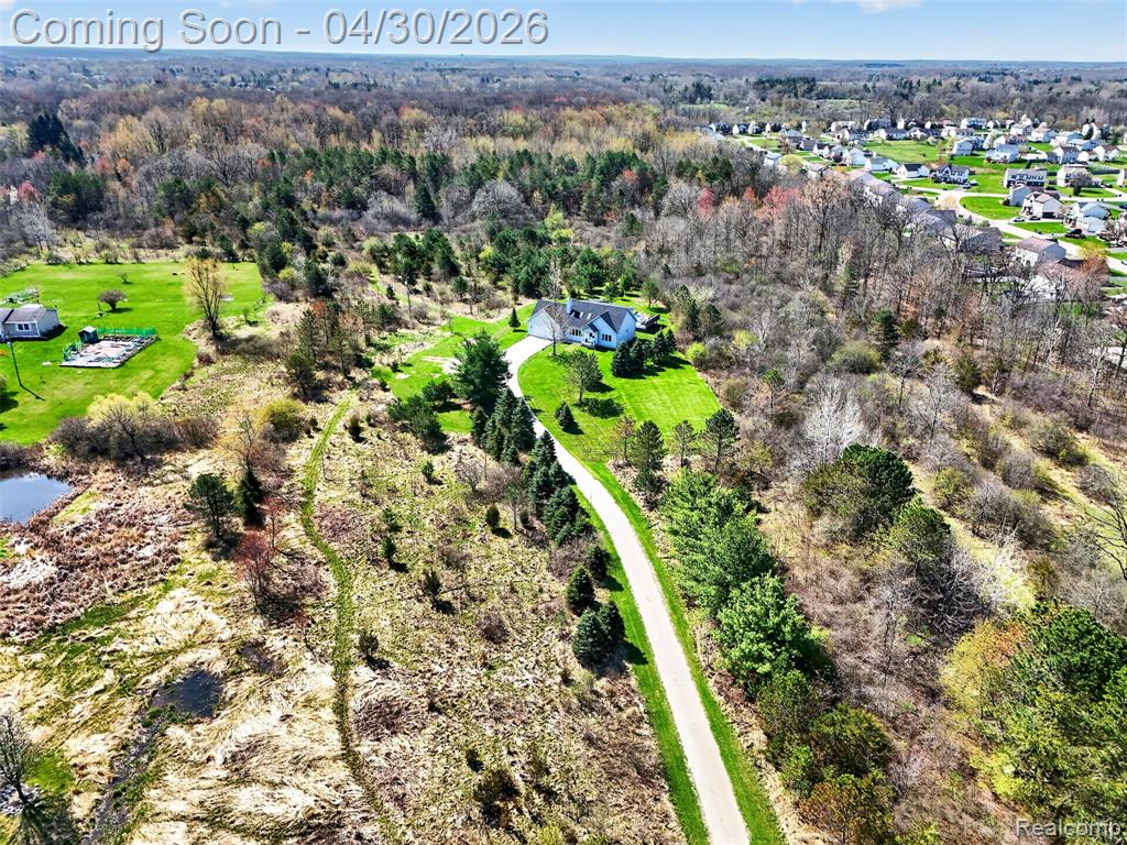 1225 W Grand Blanc Road, Grand Blanc, MI 48439 — front exterior