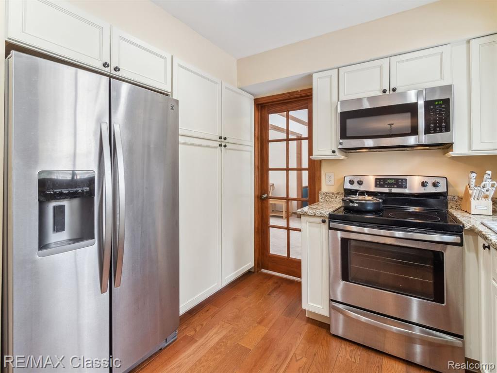 41830 PON MEADOW Drive, Northville, MI 48168 — Photo 11