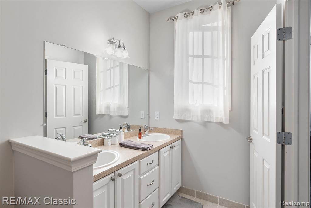 50177 Harding Street, Canton, MI 48188 — Photo 19