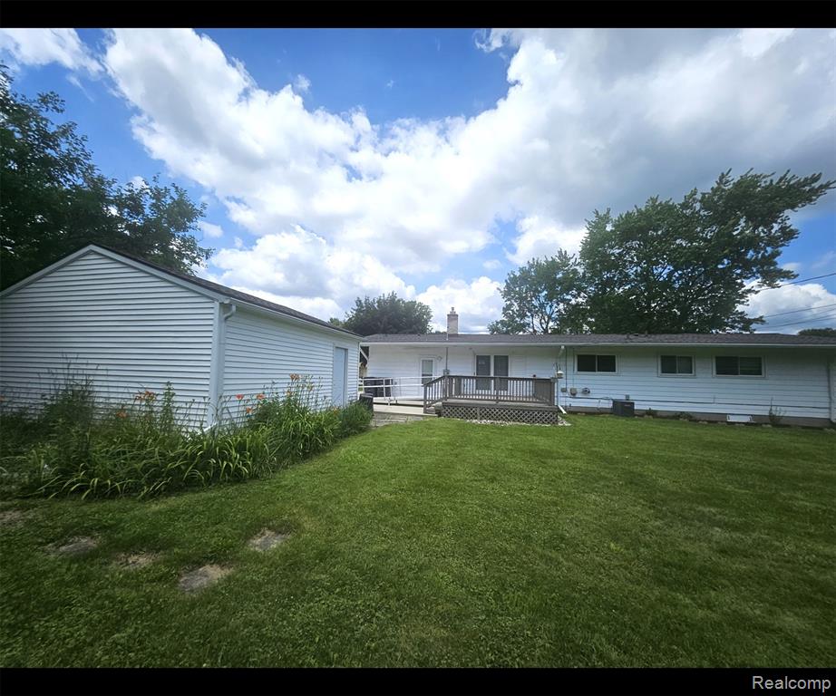 496 E Lovell Drive, Troy, MI 48085 — Photo 17