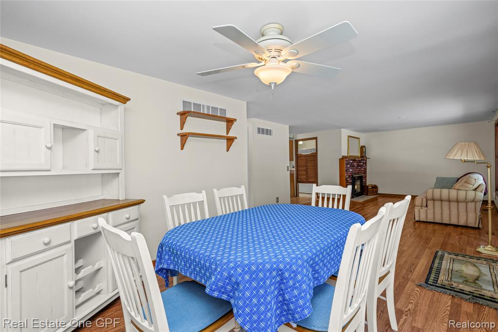 5871 Manor Drive, Fort Gratiot, MI 48059 — Photo 19