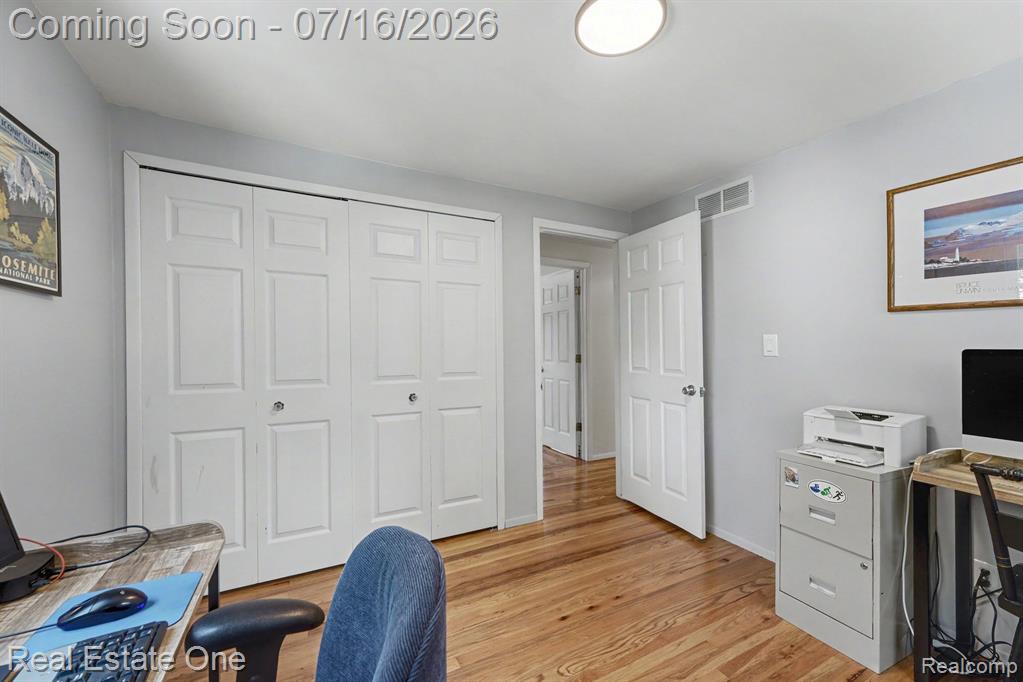 4255 Greensboro Drive, Troy, MI 48085 — Photo 14