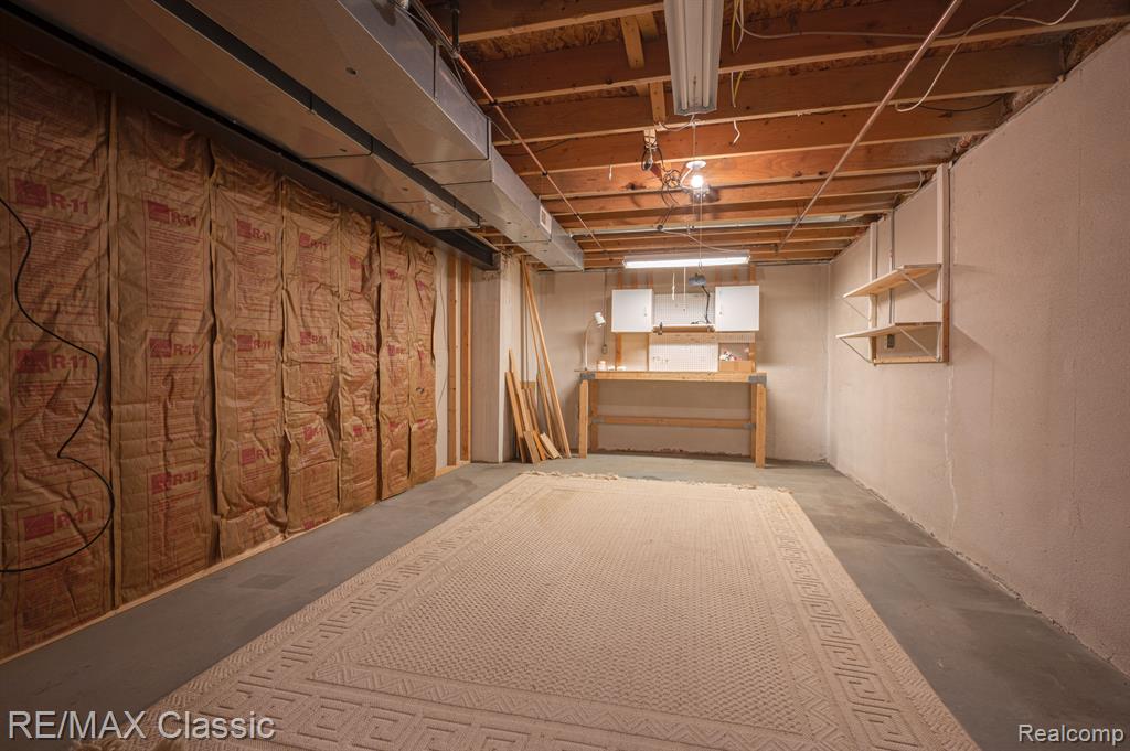 1049 ELMWOOD Drive, 13, Brighton, MI 48116 — Photo 33