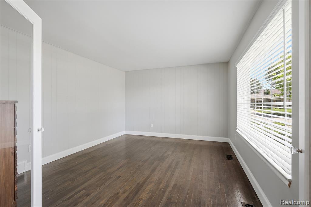 5159 Lewis Drive, Sterling Heights, MI 48310 — Photo 16