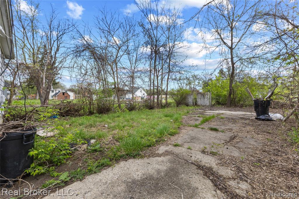 13576 Warwick Street, Detroit, MI 48223 — Photo 21