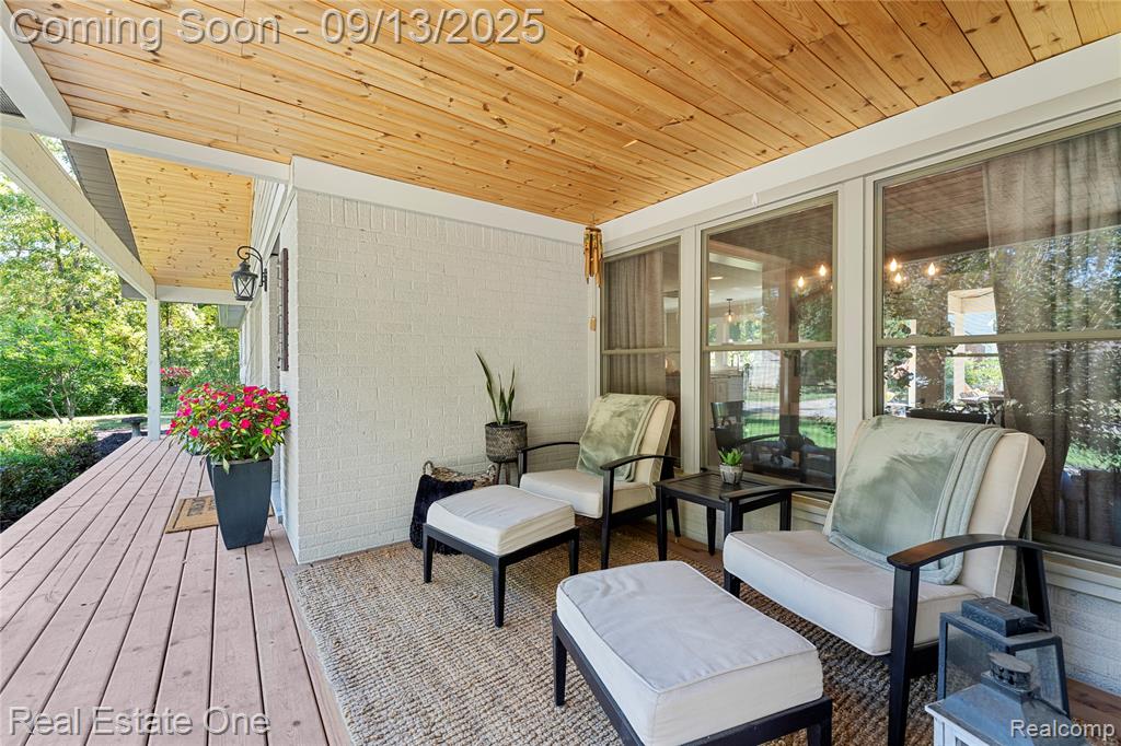 9175 Byromar Lane, Grosse Ile, MI 48138 — Photo 5