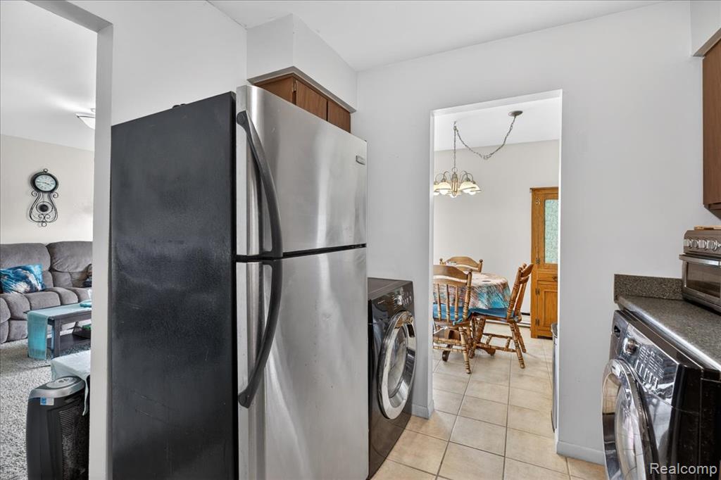 1878 Colonial Village Way, 4, Waterford, MI 48328 — Photo 14