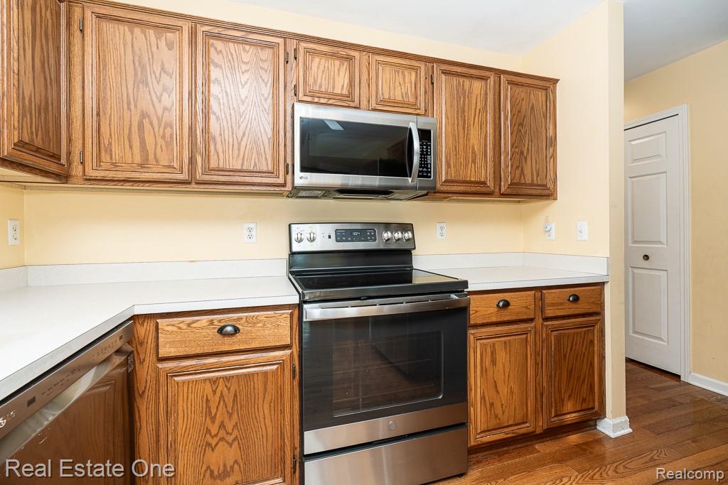 1081 Clearview Drive, Oxford, MI 48371 — Photo 12