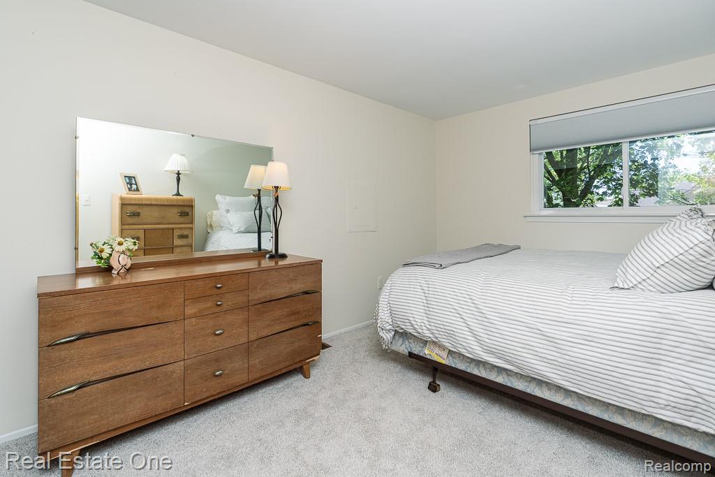 4644 Charest Avenue, Waterford, MI 48327 — Photo 36