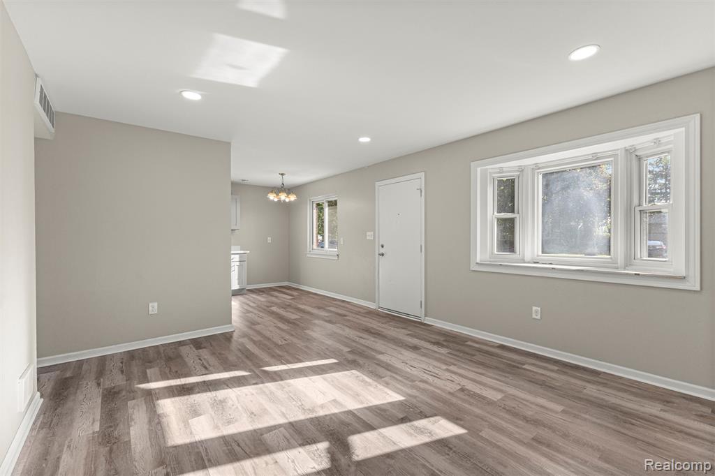 4638 Gertrude Street, Dearborn Heights, MI 48125 — Photo 9