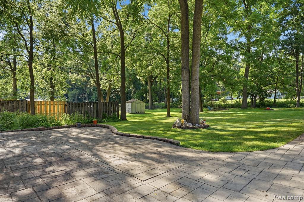 608 Snyder Road, Highland, MI — Photo 15