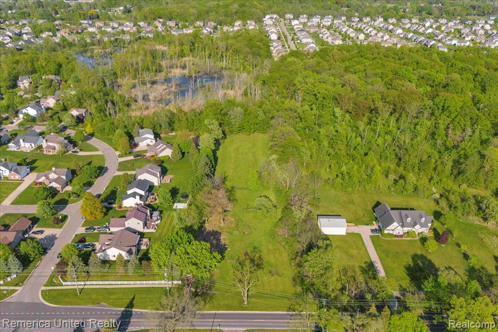 25100 MARTINDALE Road, South Lyon, MI, 48178