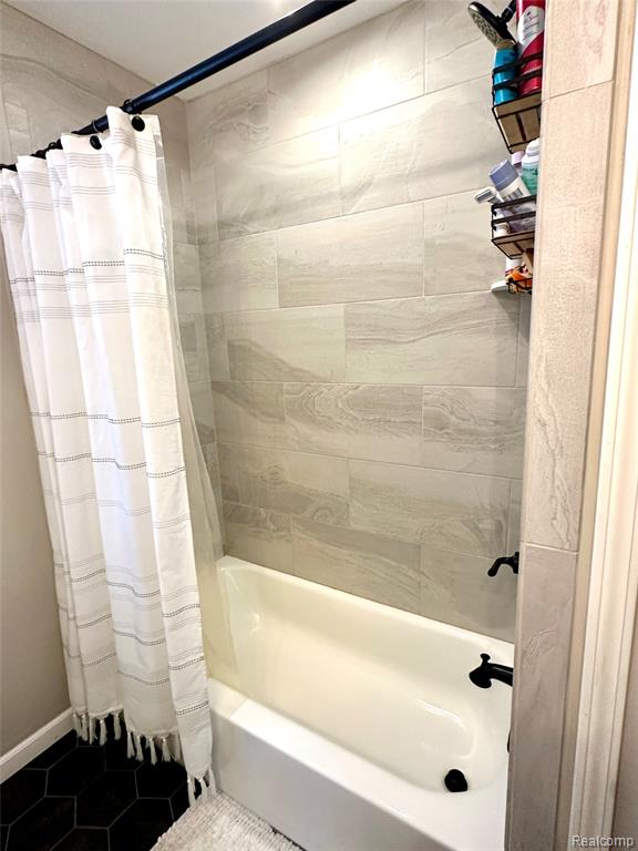 85 Overlake Drive, Lake Orion, MI 48362 — Photo 28